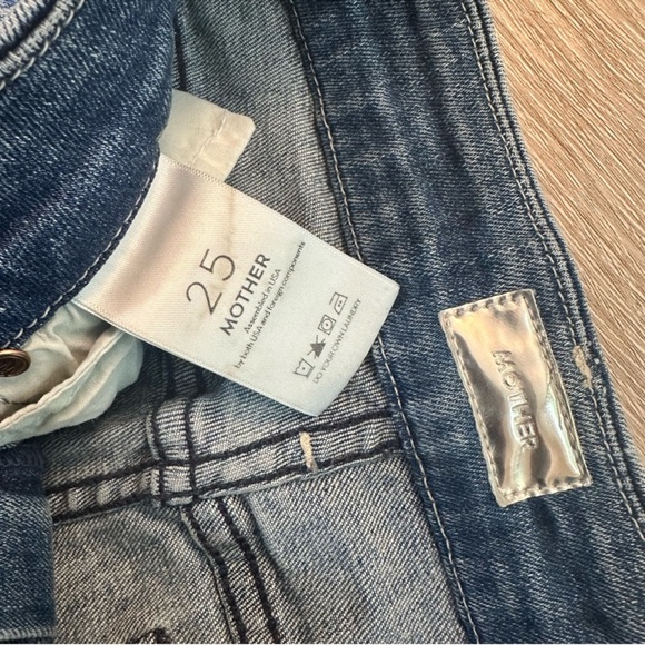 MOTHER Denim The Looker Crop in Graffiti Girl - Size 25 - Picture 10 of 11